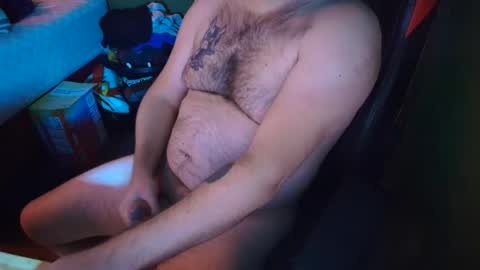 Snapshot of swollverine chatting on 10-18-25, 03:53 swollverine online show from 10-18-25, 03:53