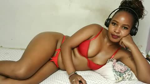 Snapshot of swt_bby chatting on 05-16-26, 08:00 swt_bby online show from 05-16-26, 08:00