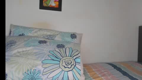 Snapshot of swtt_lilly chatting on 01-03-25, 11:01 Lilly online show from 01-03-25, 11:01