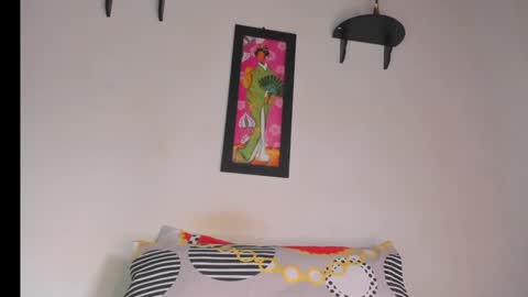 Snapshot of swtt_lilly chatting on 01-07-25, 08:10 Lilly online show from 01-07-25, 08:10