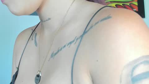 Snapshot of swtt_lilly chatting on 09-29-25, 07:19 Lilly online show from 09-29-25, 07:19