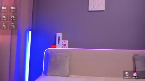 Ana online show from 10-24-25, 01:57