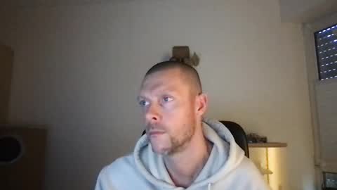 Snapshot of sx1904 chatting on 01-28-25, 02:31 sx1904 online show from 01-28-25, 02:31