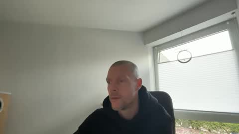 Snapshot of sx1904 chatting on 03-12-26, 12:00 sx1904 online show from 03-12-26, 12:00