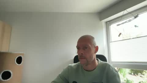Snapshot of sx1904 chatting on 06-13-26, 08:23 sx1904 online show from 06-13-26, 08:23
