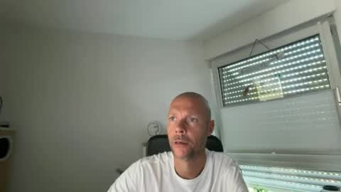 Snapshot of sx1904 chatting on 07-17-26, 11:39 sx1904 online show from 07-17-26, 11:39