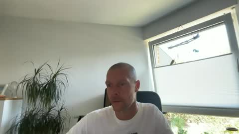 Snapshot of sx1904 chatting on 07-21-26, 10:28 sx1904 online show from 07-21-26, 10:28