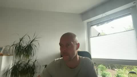 Snapshot of sx1904 chatting on 07-24-26, 11:19 sx1904 online show from 07-24-26, 11:19