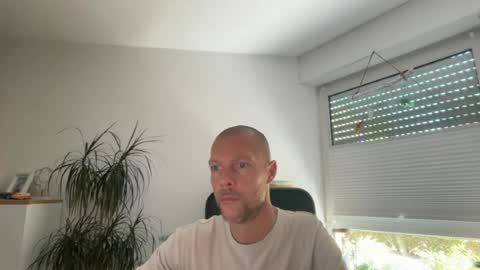 Snapshot of sx1904 chatting on 07-28-26, 08:10 sx1904 online show from 07-28-26, 08:10