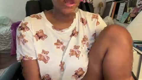 Snapshot of sxckadelilah chatting on 10-17-25, 03:42 SxckADelilah online show from 10-17-25, 03:42