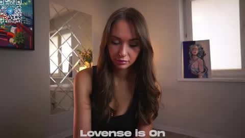 Sophie online show from 10-08-25, 01:58