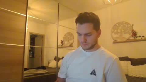 syl092 online show from 12-04-24, 04:27