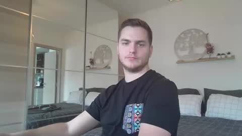 syl092 online show from 03-11-25, 01:23