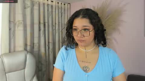 Snapshot of sylvara_bx chatting on 06-22-26, 12:02 online show from 06-22-26, 12:02