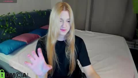 Sylvia online show from 11-22-25, 09:08