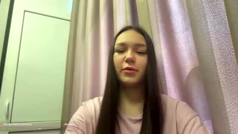 Snapshot of sylviadyar chatting on 06-10-26, 10:47 Sylvia online show from 06-10-26, 10:47