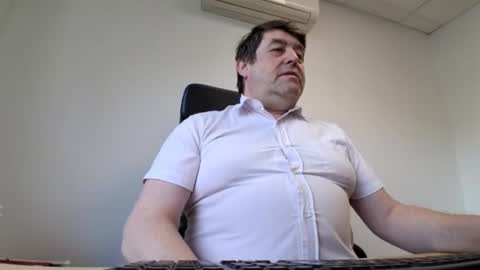 Snapshot of sympa_trique chatting on 06-11-26, 06:33 sympa_trique online show from 06-11-26, 06:33