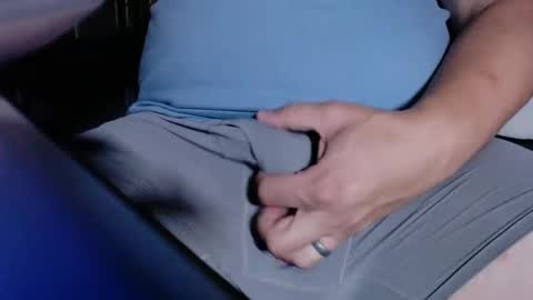 Snapshot of synth6969 chatting on 09-11-25, 02:55 Dad Bod online show from 09-11-25, 02:55