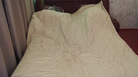 SyrenDixon online show from 10-29-25, 05:25