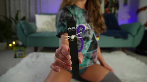 Marissa online show from 10-23-25, 10:19