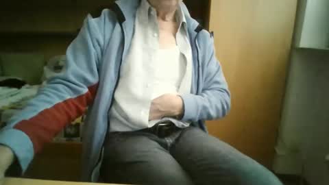 Snapshot of t5519t chatting on 10-03-25, 12:35 t5519t online show from 10-03-25, 12:35