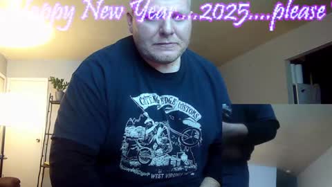 Snapshot of t_guy45 chatting on 01-01-25, 10:46 T Guy45Chunkywise45 online show from 01-01-25, 10:46