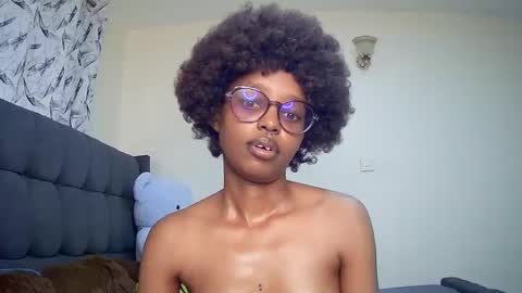 Snapshot of t_okyo chatting on 12-17-24, 10:34 TOKYO online show from 12-17-24, 10:34