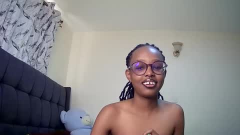 Snapshot of t_okyo chatting on 01-10-25, 08:18 TOKYO online show from 01-10-25, 08:18