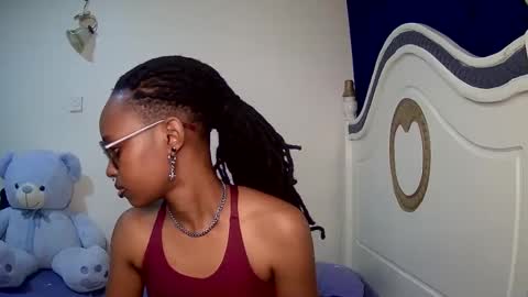 Snapshot of t_okyo chatting on 01-26-25, 06:27 TOKYO online show from 01-26-25, 06:27