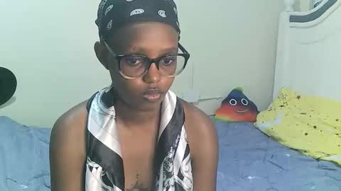 Snapshot of t_okyo chatting on 10-22-25, 03:56 TOKYO online show from 10-22-25, 03:56