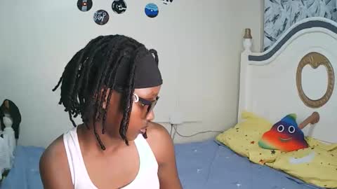 Snapshot of t_okyo chatting on 11-06-25, 02:18 TOKYO online show from 11-06-25, 02:18