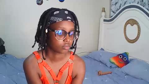 Snapshot of t_okyo chatting on 11-14-25, 04:49 TOKYO online show from 11-14-25, 04:49