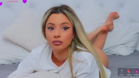 Snapshot of taahiraarabian chatting on 03-12-25, 04:56 Arianna online show from 03-12-25, 04:56