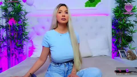 Snapshot of taahiraarabian chatting on 10-29-25, 02:30 Arianna online show from 10-29-25, 02:30