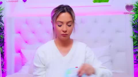 Arianna online show from 12-22-25, 01:19