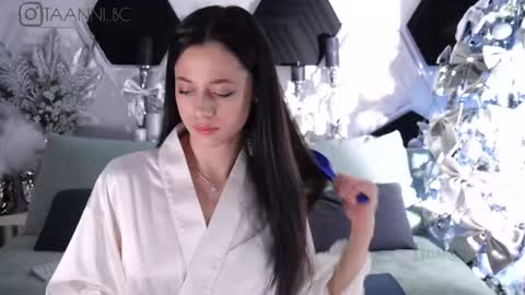 Snapshot of taanni_bc chatting on 01-24-25, 08:44 TAANNI online show from 01-24-25, 08:44