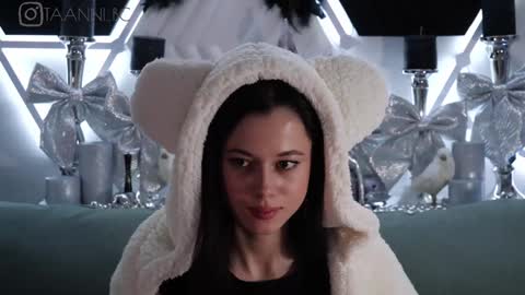 Snapshot of taanni_bc chatting on 01-25-25, 03:30 TAANNI online show from 01-25-25, 03:30