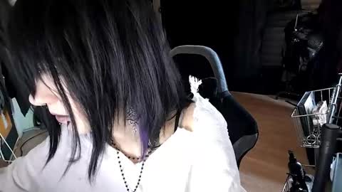 Snapshot of tabethashempert chatting on 02-15-26, 11:19 Lina online show from 02-15-26, 11:19