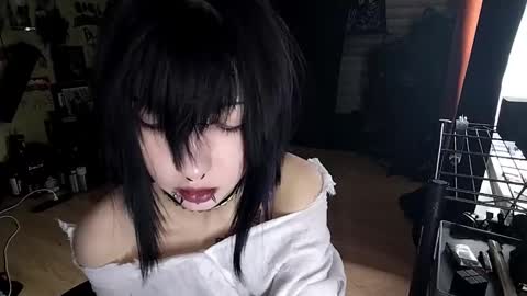 Snapshot of tabethashempert chatting on 02-16-26, 11:06 Lina online show from 02-16-26, 11:06