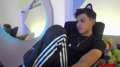 Snapshot of tachi00 chatting on 02-23-26, 09:34 Tashi00 online show from 02-23-26, 09:34