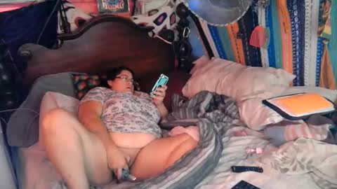 Snapshot of tacosonmymind chatting on 02-26-25, 09:05 Taco online show from 02-26-25, 09:05