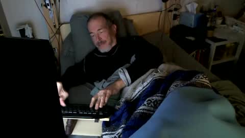 Snapshot of tad58pole chatting on 01-24-25, 09:47 Tad Pole online show from 01-24-25, 09:47