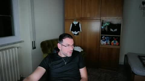 Snapshot of taf1989 chatting on 06-16-26, 10:56 taf1989 online show from 06-16-26, 10:56