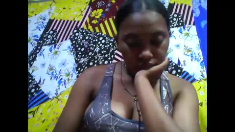 Snapshot of tahiriniah chatting on 02-19-26, 07:10 tahiriniah online show from 02-19-26, 07:10
