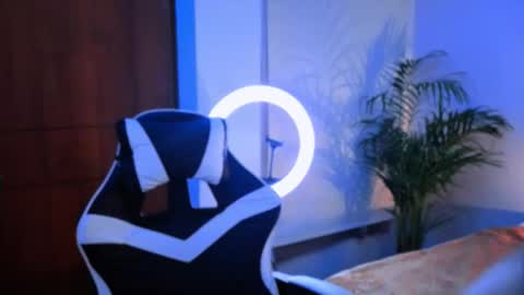 taichi online show from 10-25-25, 06:54