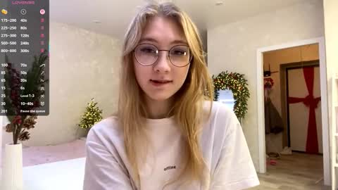 Tessa online show from 12-18-25, 01:06