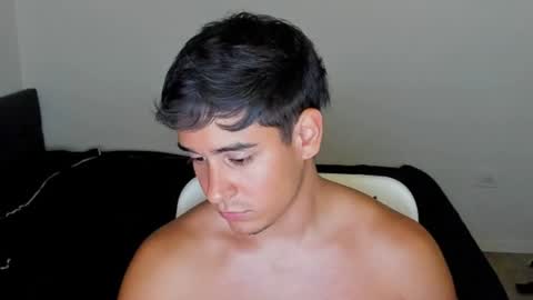 Snapshot of tairoanddagnye chatting on 01-27-25, 11:54 Tairo online show from 01-27-25, 11:54