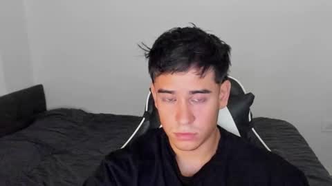 Snapshot of tairoanddagnye chatting on 02-11-25, 01:30 Tairo online show from 02-11-25, 01:30