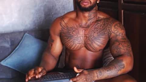 Tairon Tucke online show from 01-05-25, 08:52