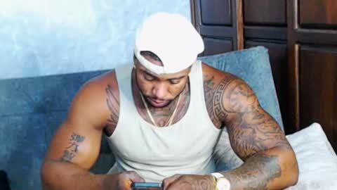 Tairon Tucke online show from 01-15-25, 01:02